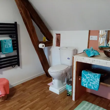 Chambre D'Hote Chic Et Inspirante 招待所 Ajat